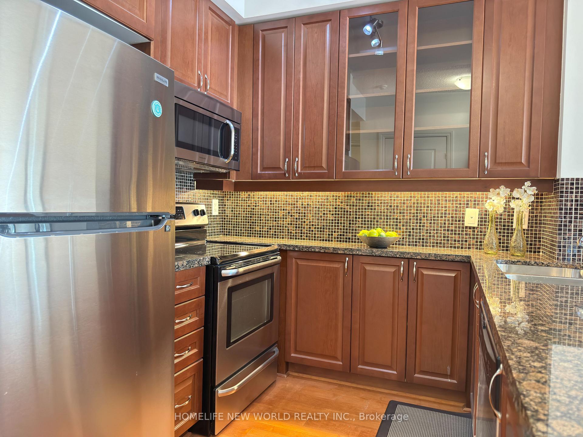 Photo 10 of Unit 403, 151 Upper Duke Crescent, Markham, Unionville — HOMEH
