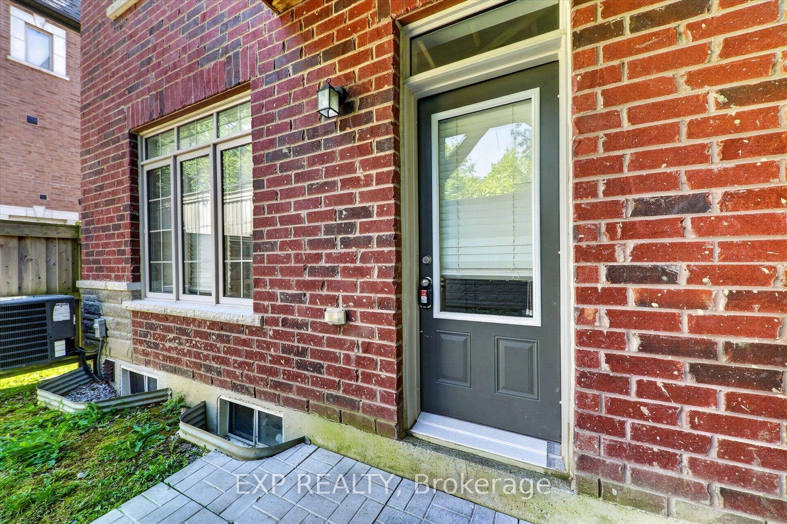 Photo 6 of 18 Ingleside Street, Vaughan, East Woodbridge — HOMEH