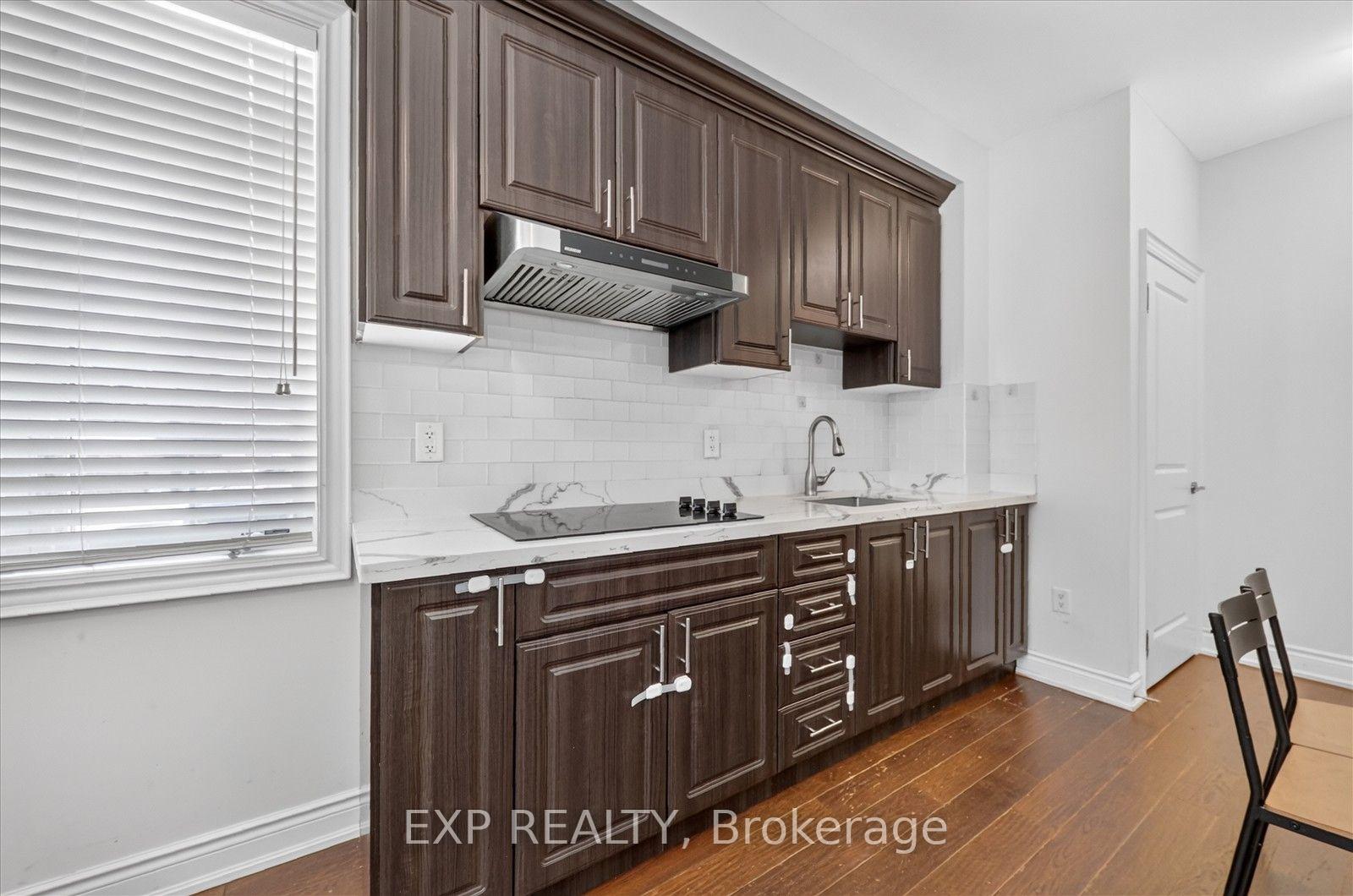 Photo 7 of 18 Ingleside Street, Vaughan, East Woodbridge — HOMEH