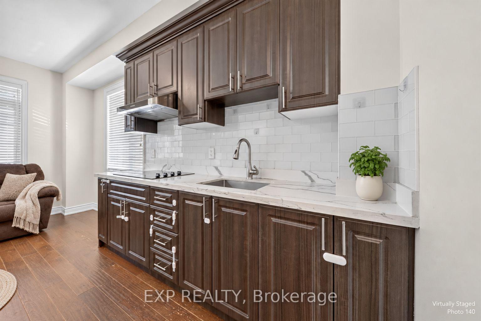 Photo 10 of 18 Ingleside Street, Vaughan, East Woodbridge — HOMEH