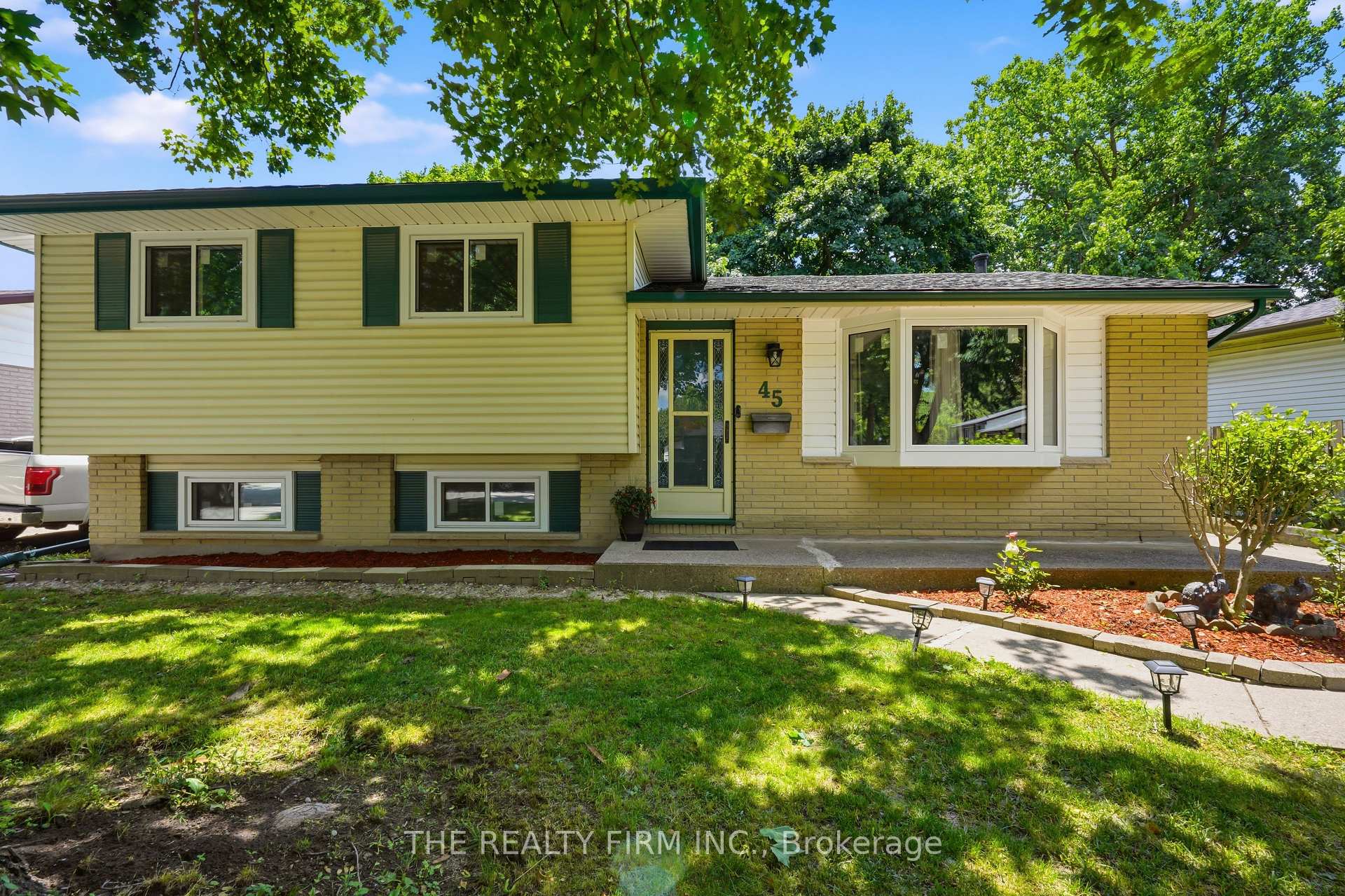 Photo 2 of 45 Amy Crescent, London, East C — HOMEH