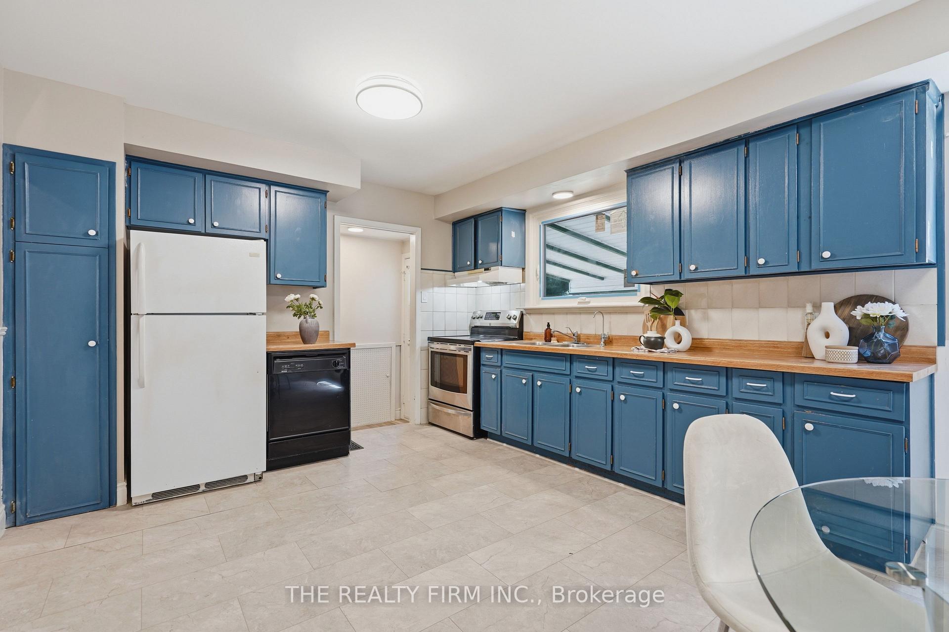 Photo 10 of 45 Amy Crescent, London, East C — HOMEH