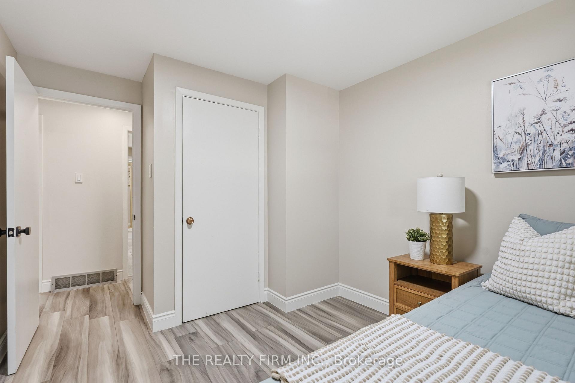 Photo 19 of 45 Amy Crescent, London, East C — HOMEH