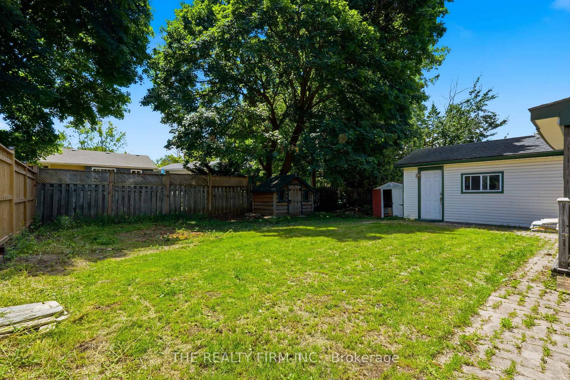 Photo 36 of 45 Amy Crescent, London, East C — HOMEH