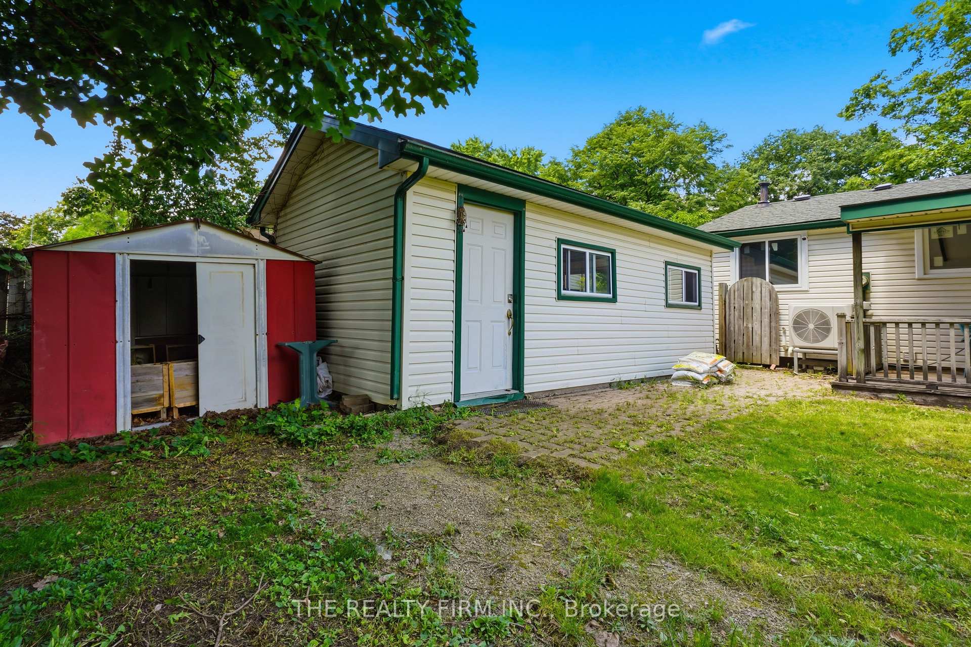 Photo 39 of 45 Amy Crescent, London, East C — HOMEH