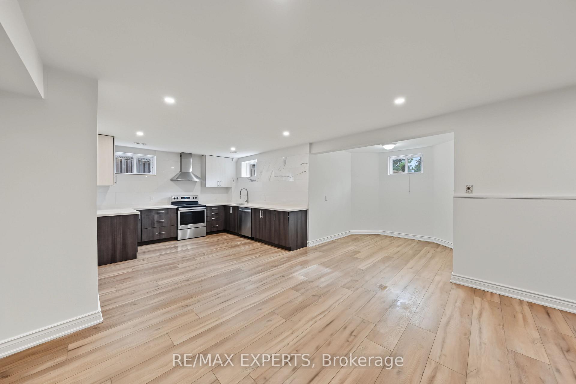 Photo 4 of Unit Basement, 99 Dianawood Ridge, Vaughan, East Woodbridge — HOMEH