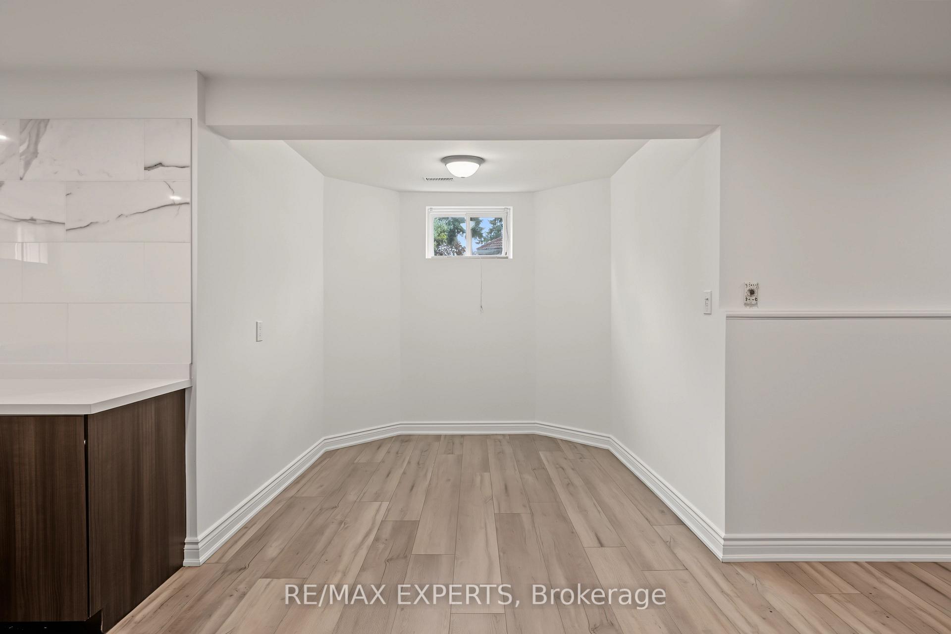 Photo 6 of Unit Basement, 99 Dianawood Ridge, Vaughan, East Woodbridge — HOMEH