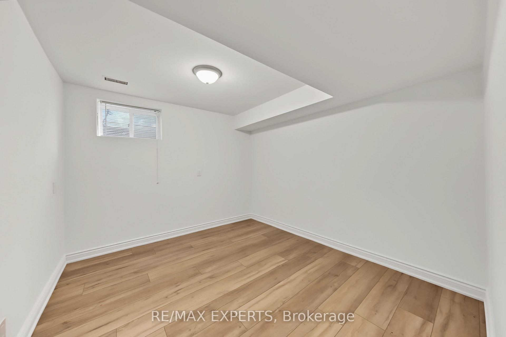 Photo 10 of Unit Basement, 99 Dianawood Ridge, Vaughan, East Woodbridge — HOMEH