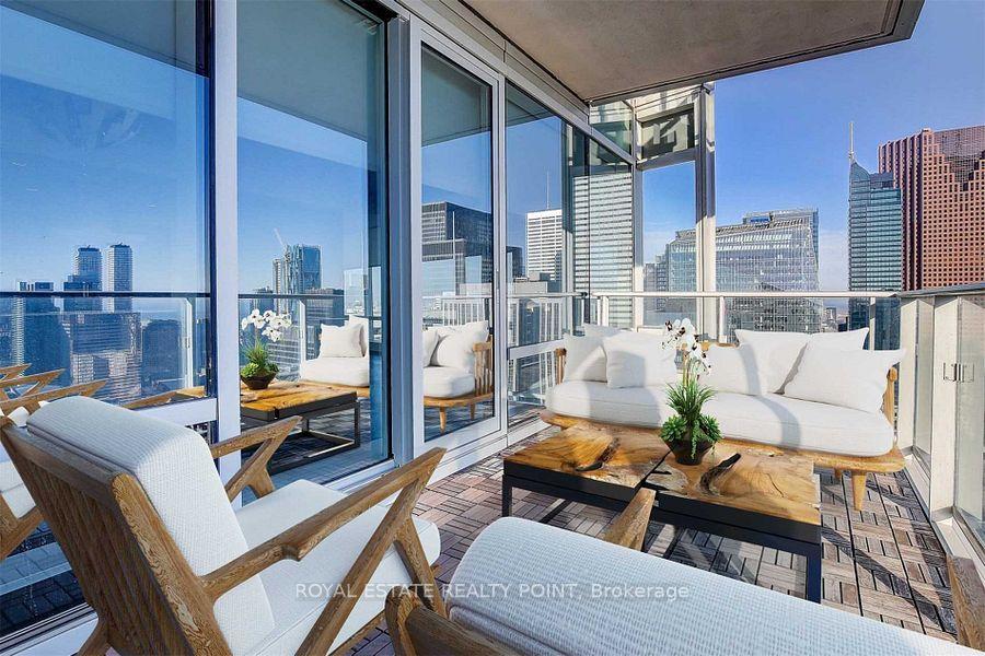 Photo 16 of Unit 4809, 180 University Avenue, Toronto, Bay Street Corridor — HOMEH