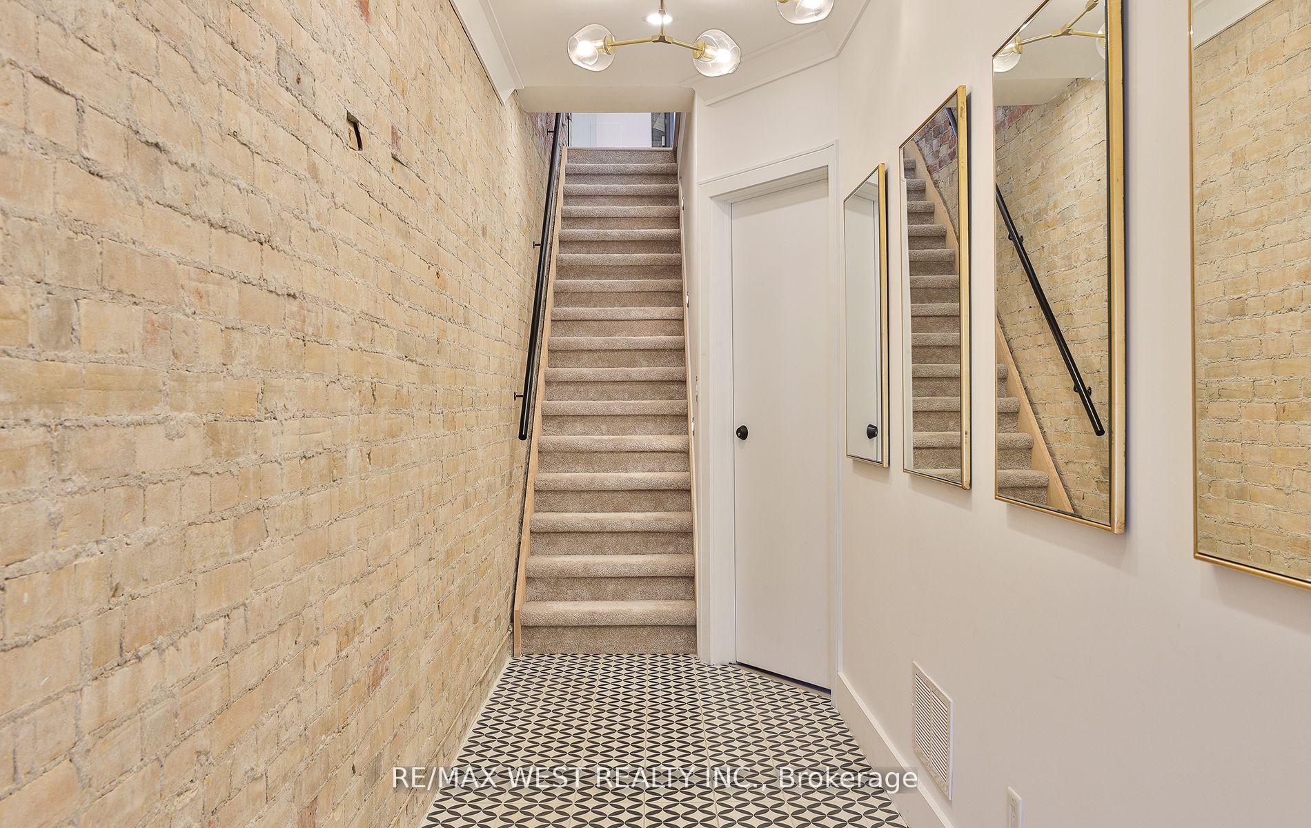 Photo 2 of 734 Shaw Street, Toronto, Palmerston-Little Italy — HOMEH