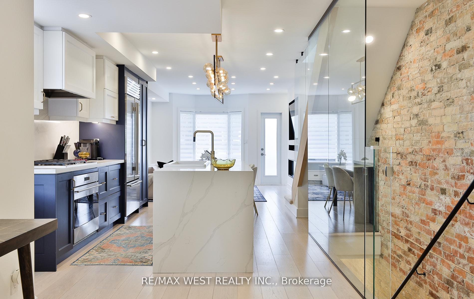 Photo 4 of 734 Shaw Street, Toronto, Palmerston-Little Italy — HOMEH