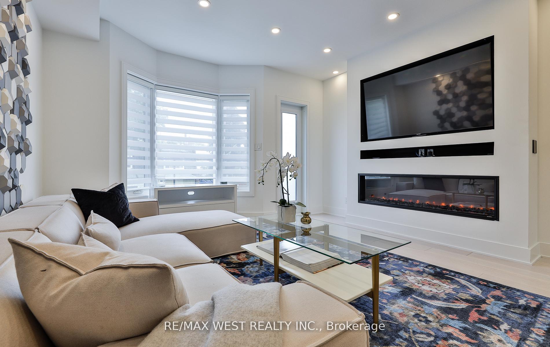 Photo 7 of 734 Shaw Street, Toronto, Palmerston-Little Italy — HOMEH