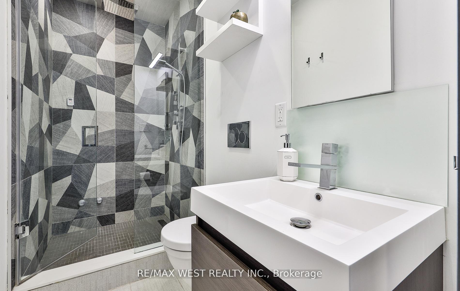 Photo 9 of 734 Shaw Street, Toronto, Palmerston-Little Italy — HOMEH