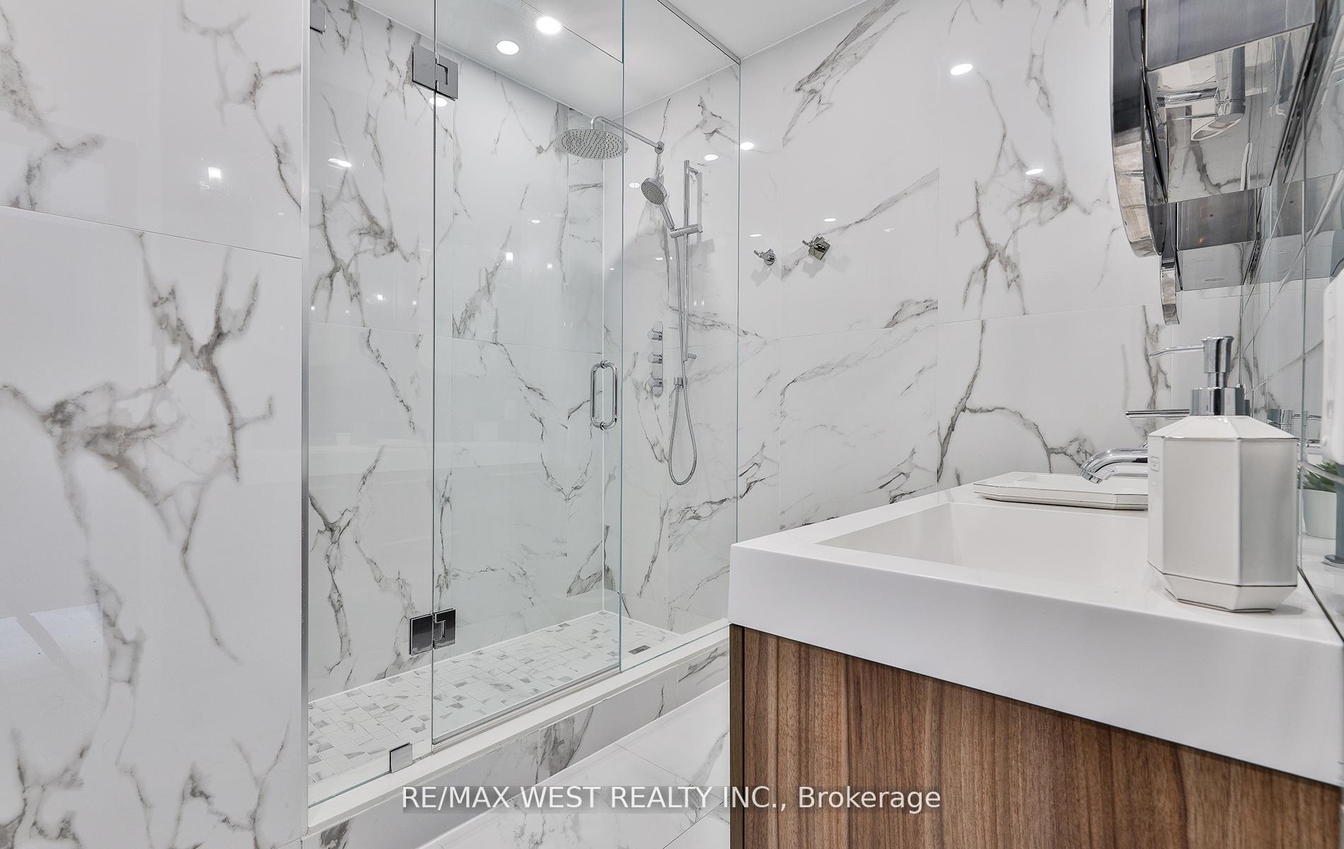Photo 12 of 734 Shaw Street, Toronto, Palmerston-Little Italy — HOMEH