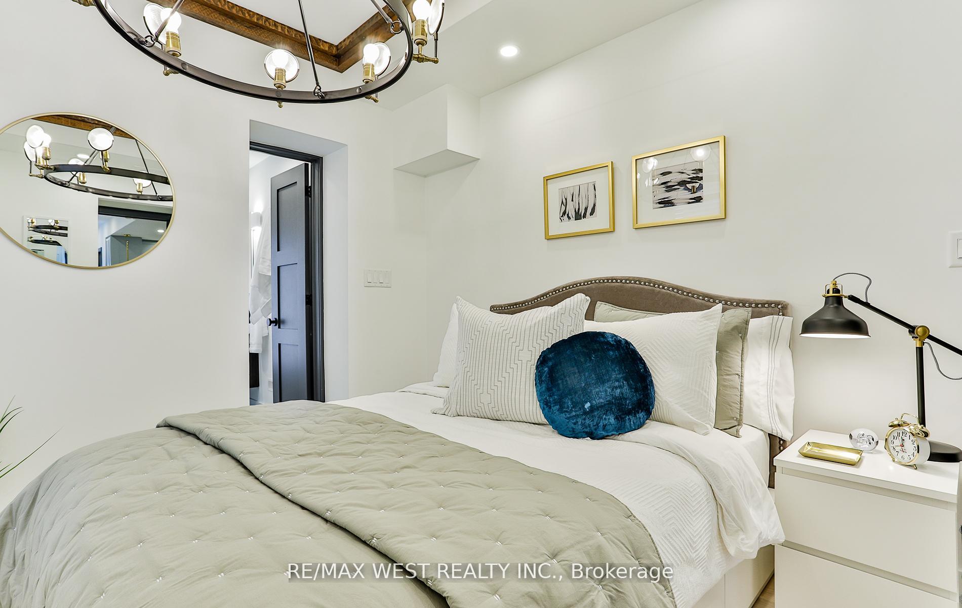 Photo 23 of 734 Shaw Street, Toronto, Palmerston-Little Italy — HOMEH