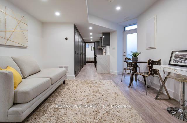Photo 36 of 734 Shaw Street, Toronto, Palmerston-Little Italy — HOMEH