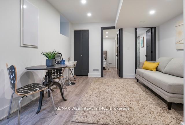 Photo 37 of 734 Shaw Street, Toronto, Palmerston-Little Italy — HOMEH