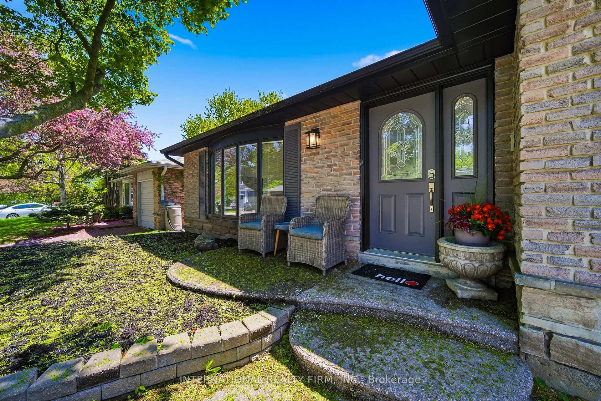 Photo 1 of 2306 Devon Road, Oakville, Ford — HOMEH