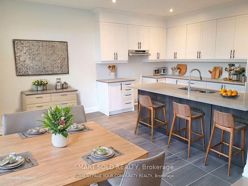 Photo 14 of 2 Lorrain Hand Crescent, Georgina, Keswick South — HOMEH