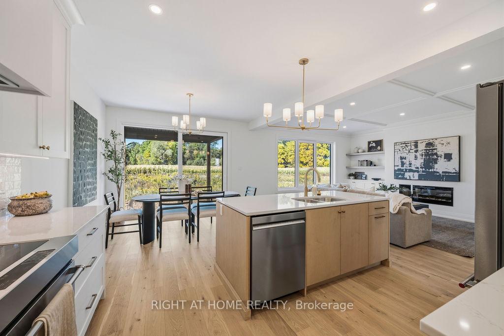 Photo 12 of 3149 Walsh Drive, London, South V — HOMEH