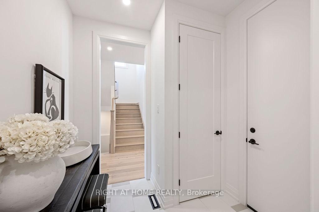 Photo 16 of 3149 Walsh Drive, London, South V — HOMEH