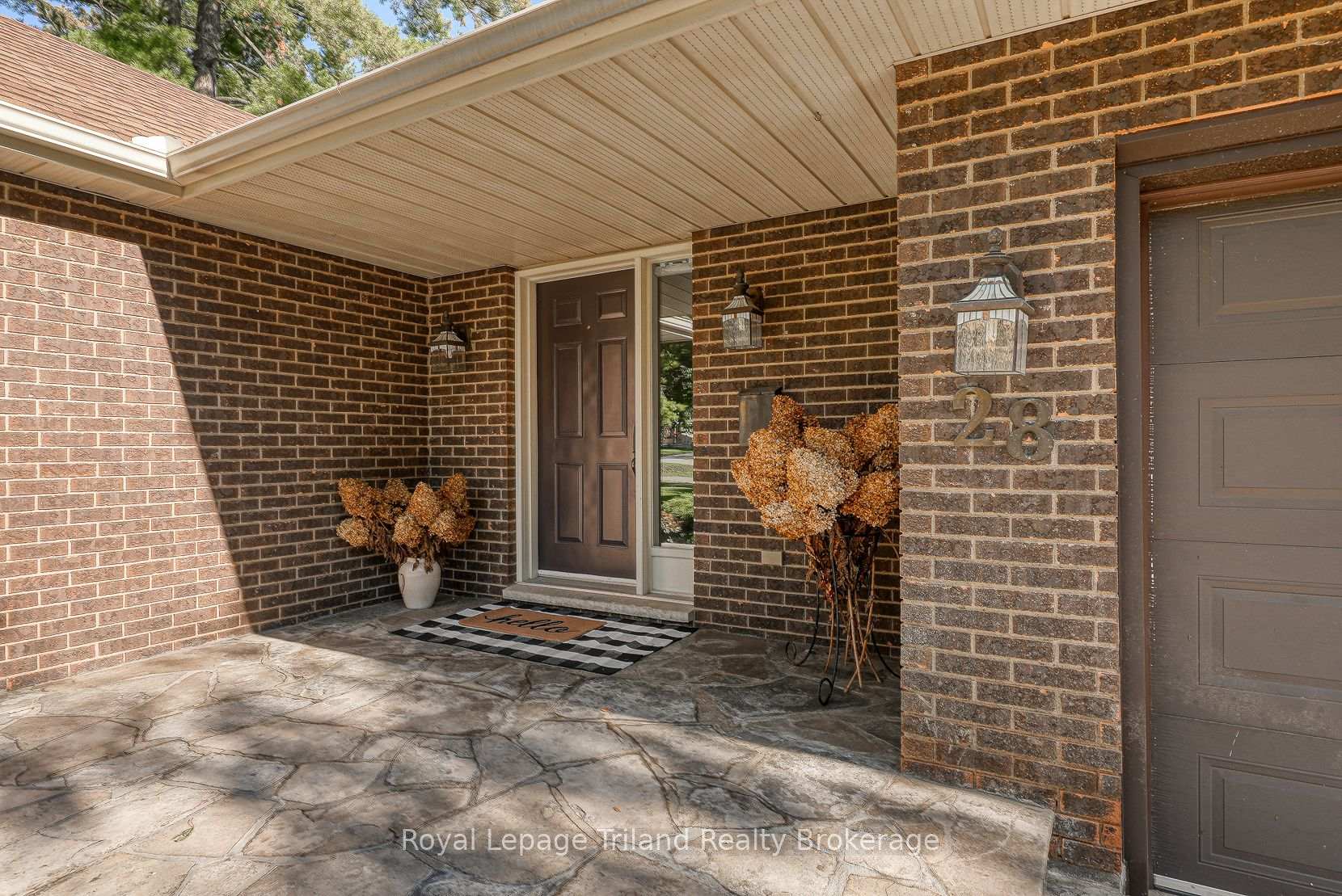 Photo 2 of 28 Segal Drive, Tillsonburg — HOMEH