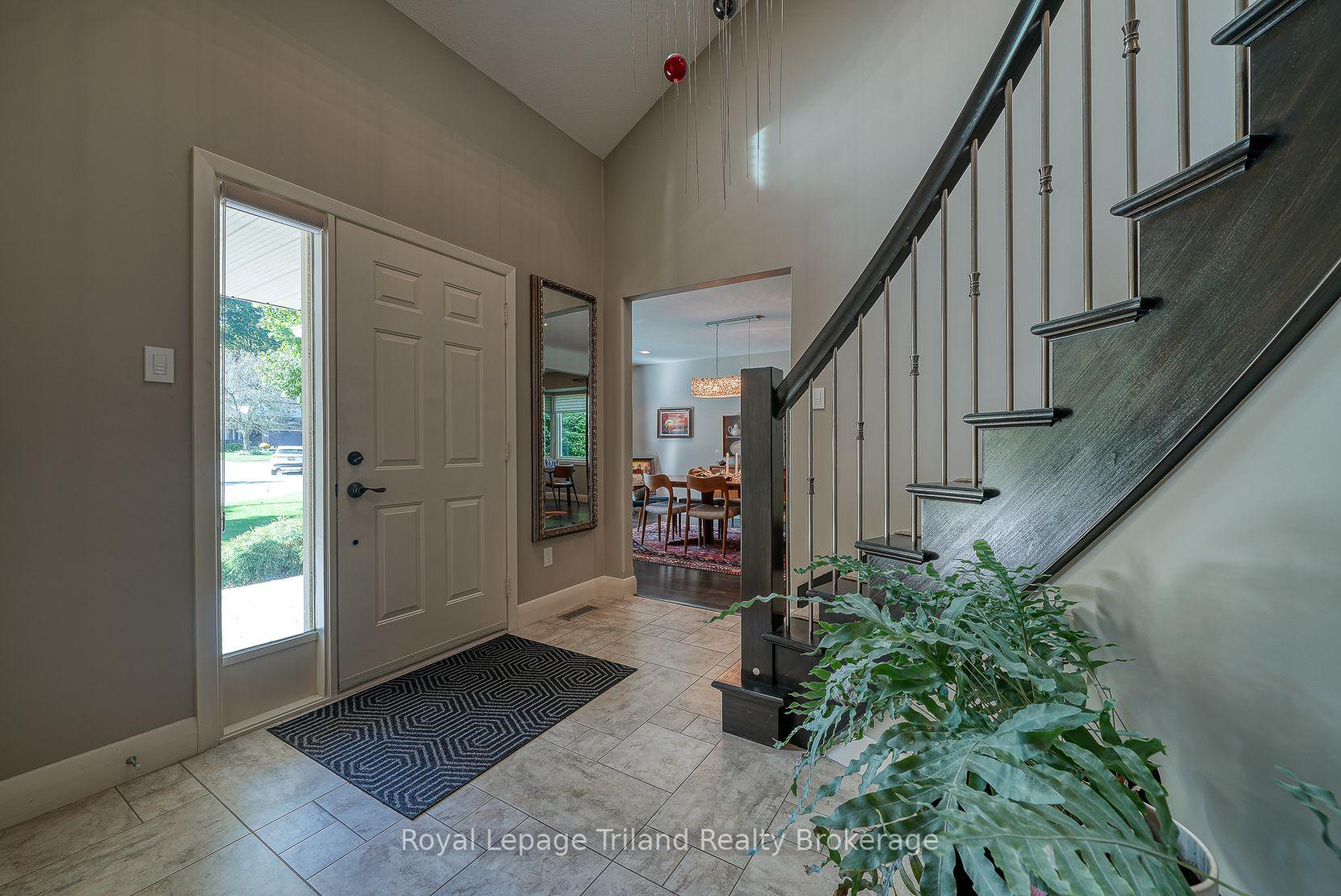 Photo 3 of 28 Segal Drive, Tillsonburg — HOMEH