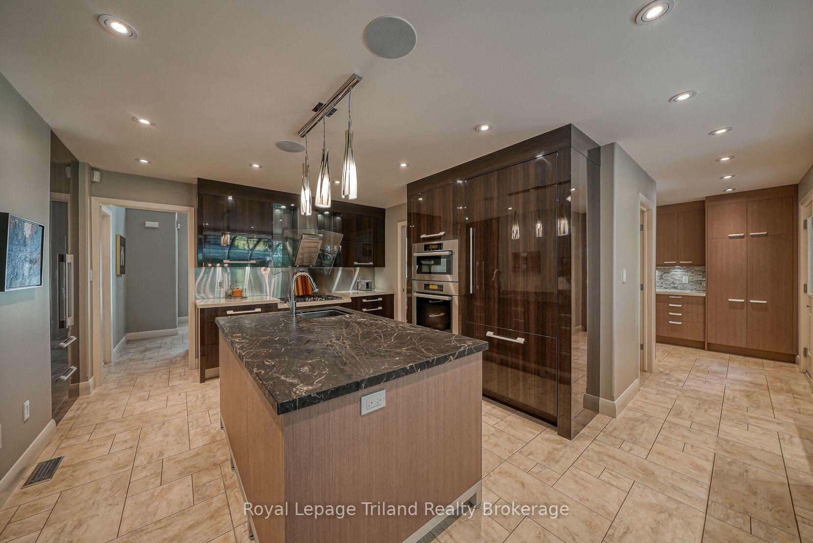 Photo 8 of 28 Segal Drive, Tillsonburg — HOMEH
