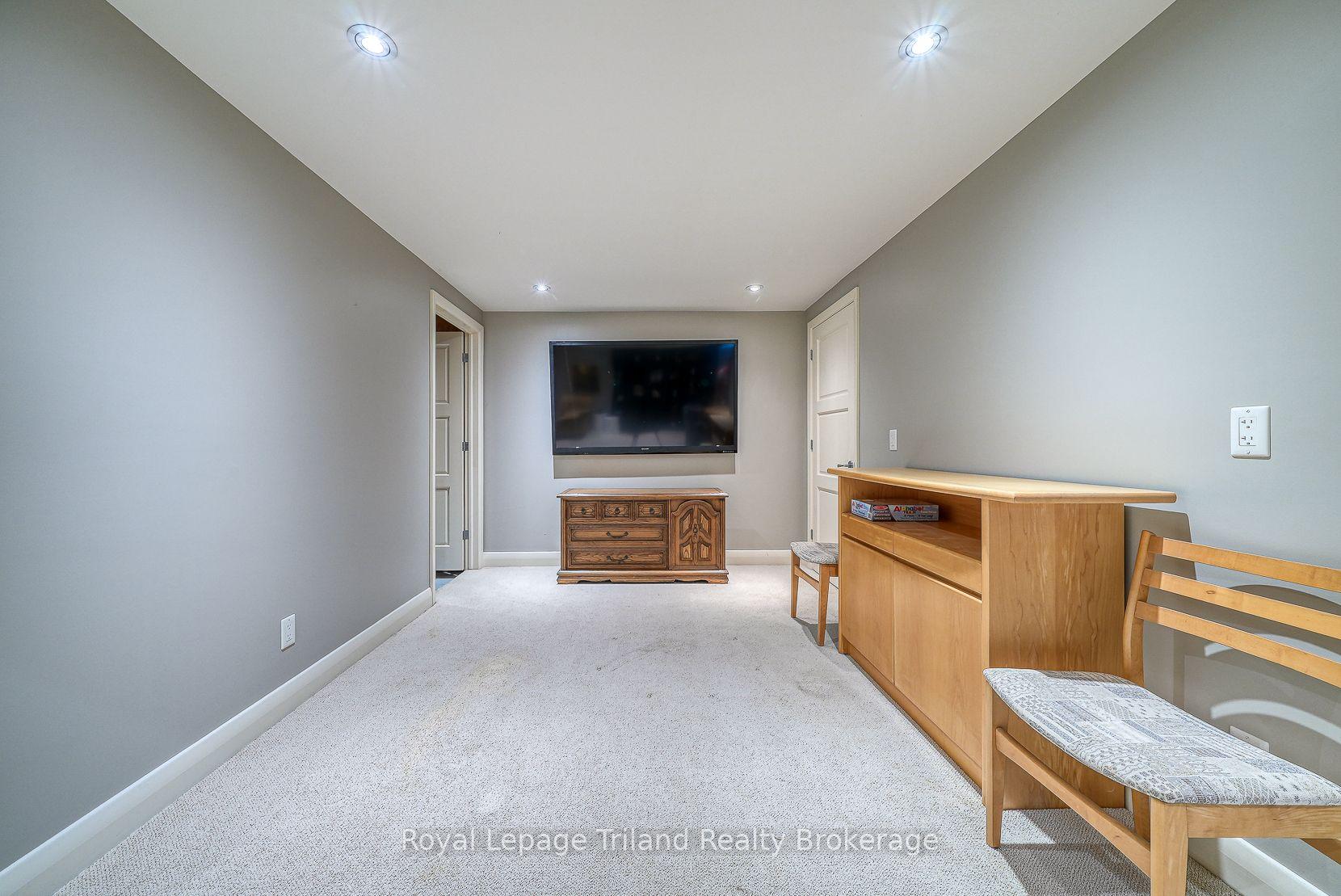 Photo 37 of 28 Segal Drive, Tillsonburg — HOMEH