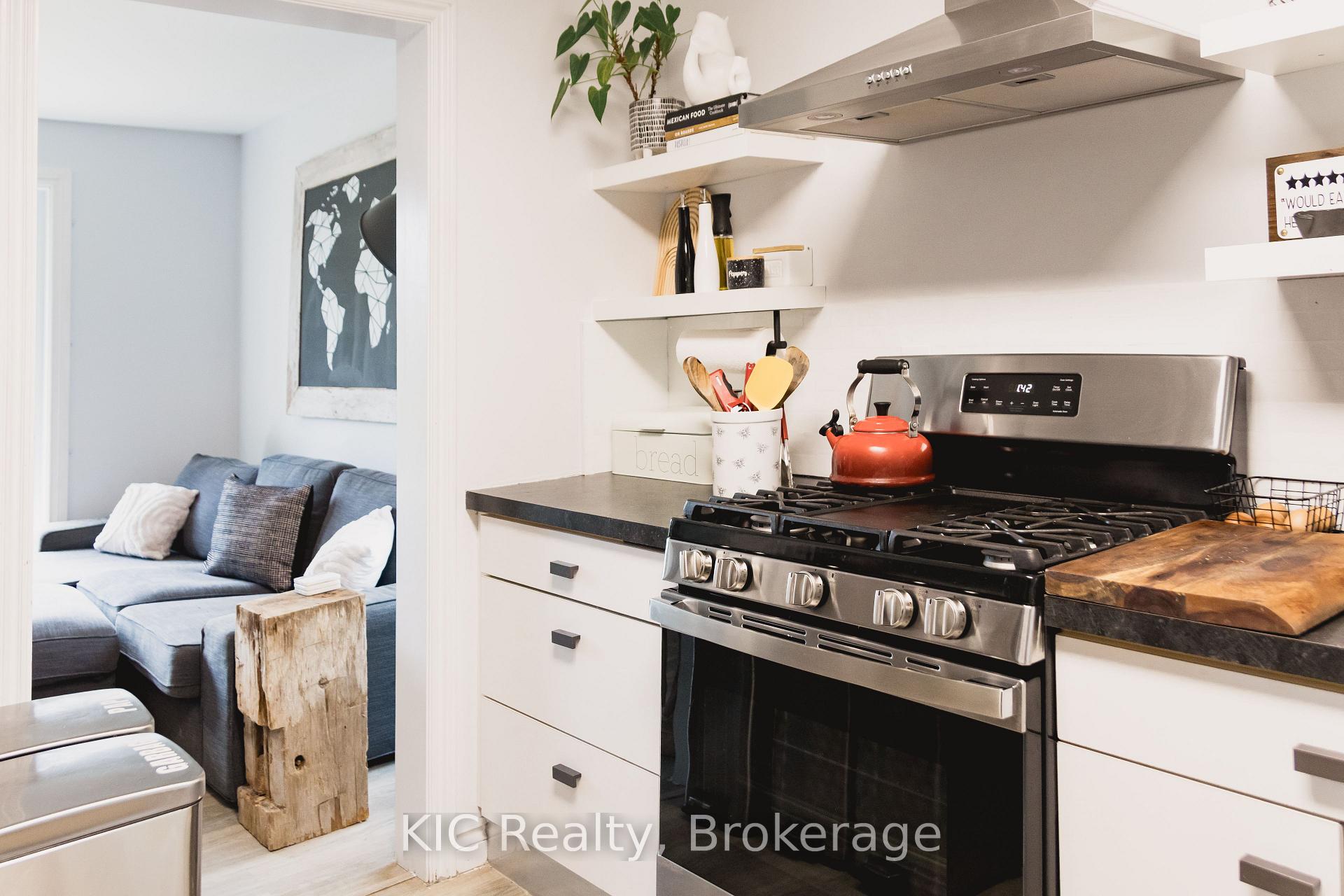 Photo 11 of 14 Gordon Street, Hamilton Township, Baltimore — HOMEH
