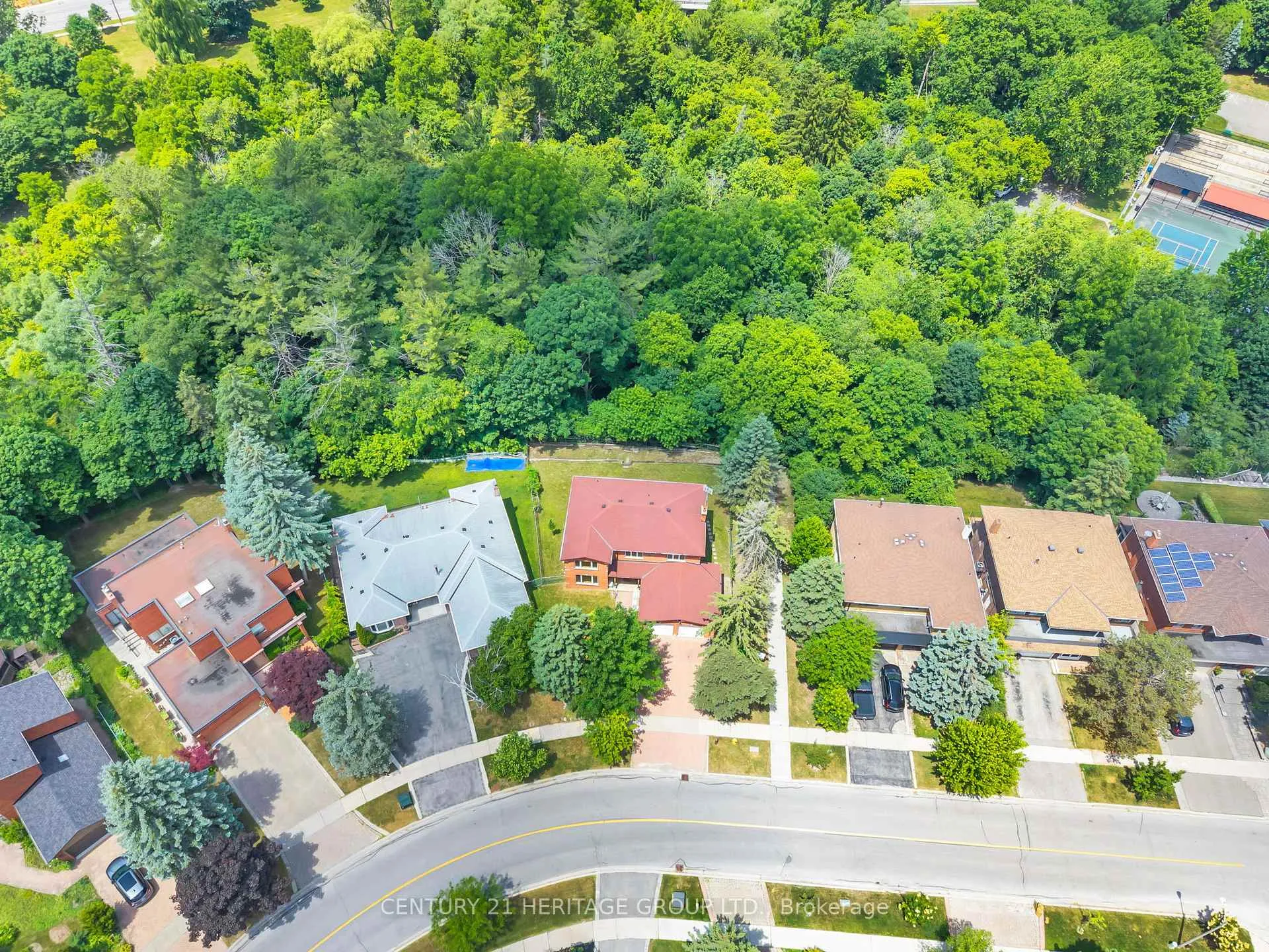 Photo 7 of 144 Riverview Avenue, Vaughan, East Woodbridge — HOMEH
