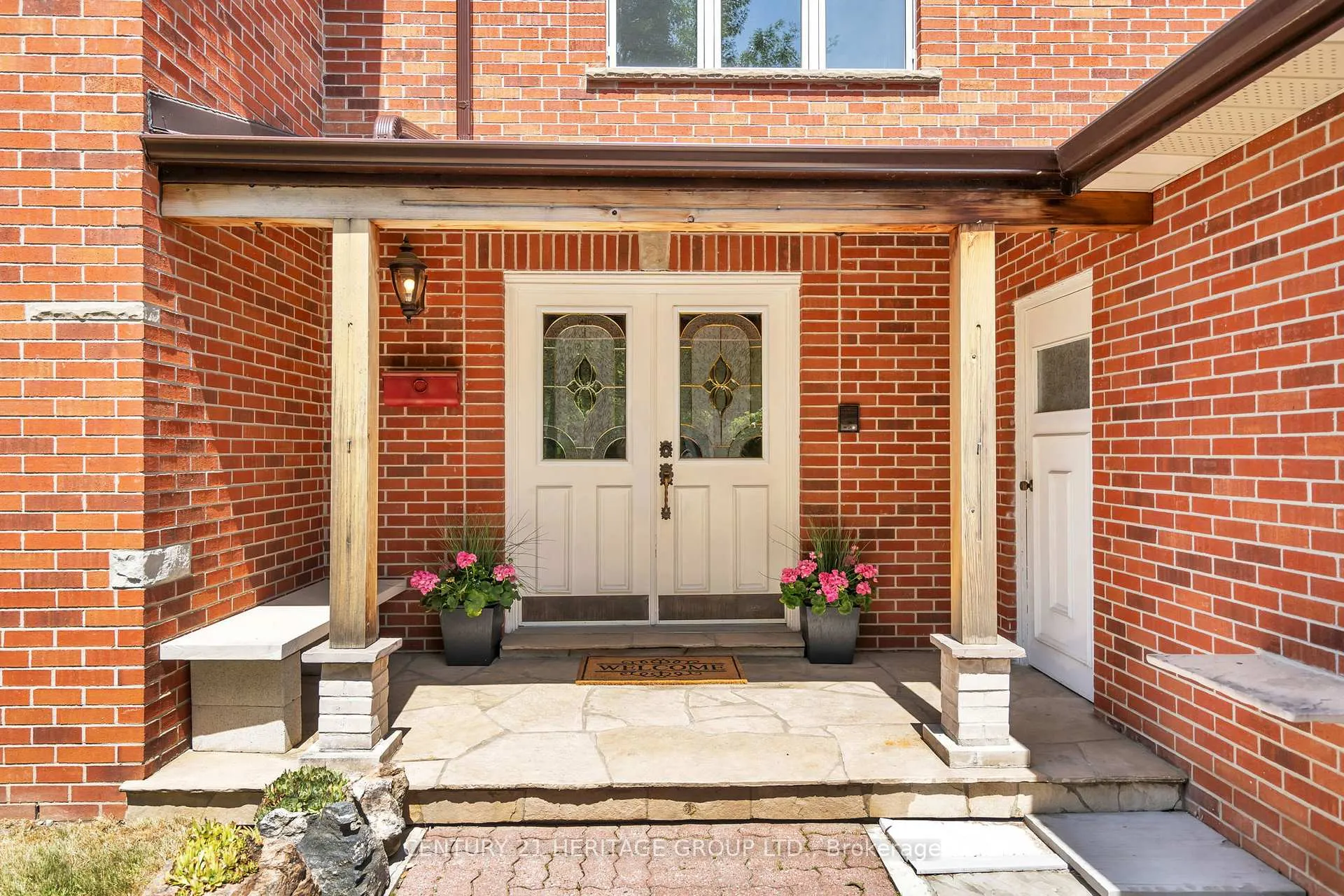 Photo 8 of 144 Riverview Avenue, Vaughan, East Woodbridge — HOMEH