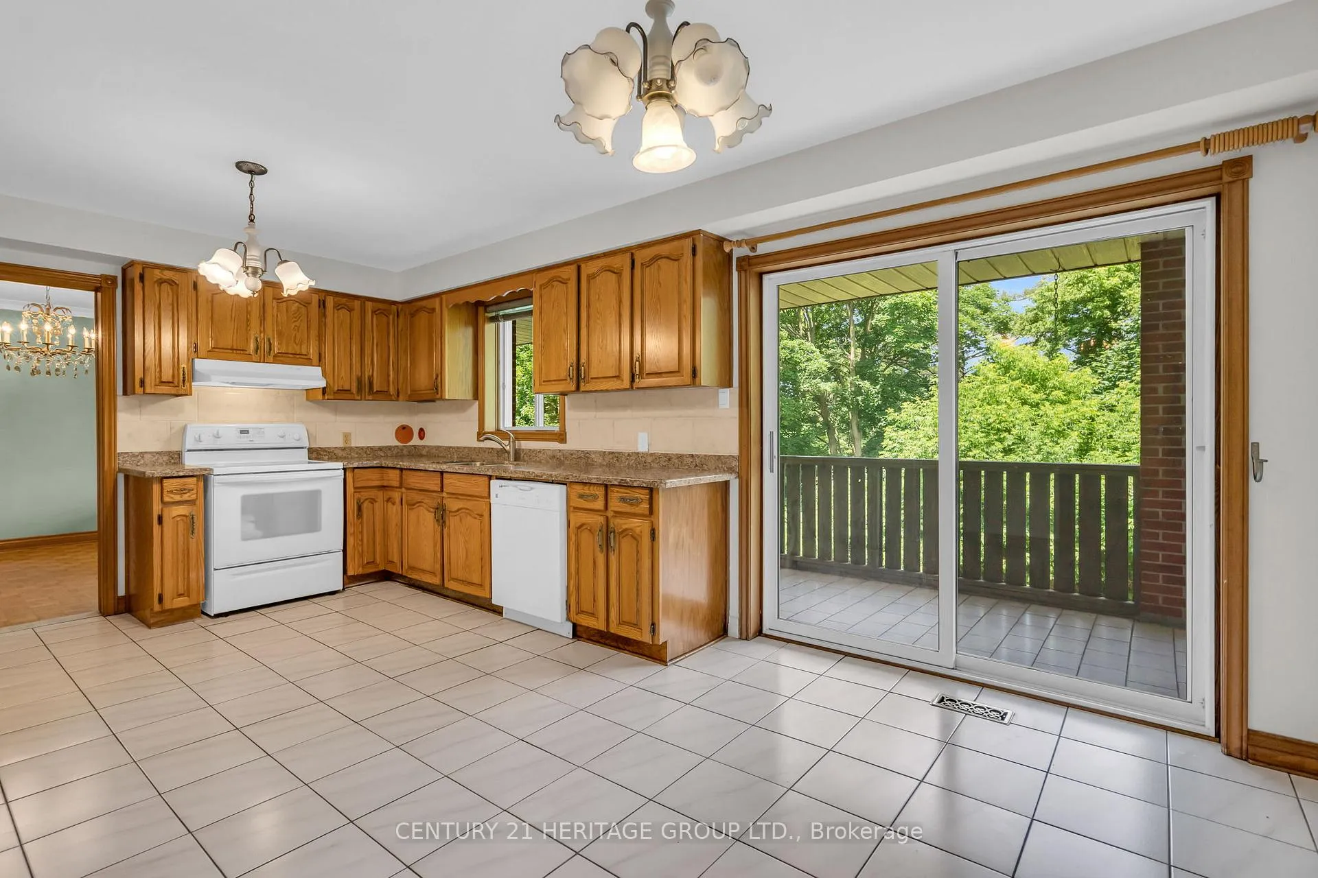 Photo 12 of 144 Riverview Avenue, Vaughan, East Woodbridge — HOMEH