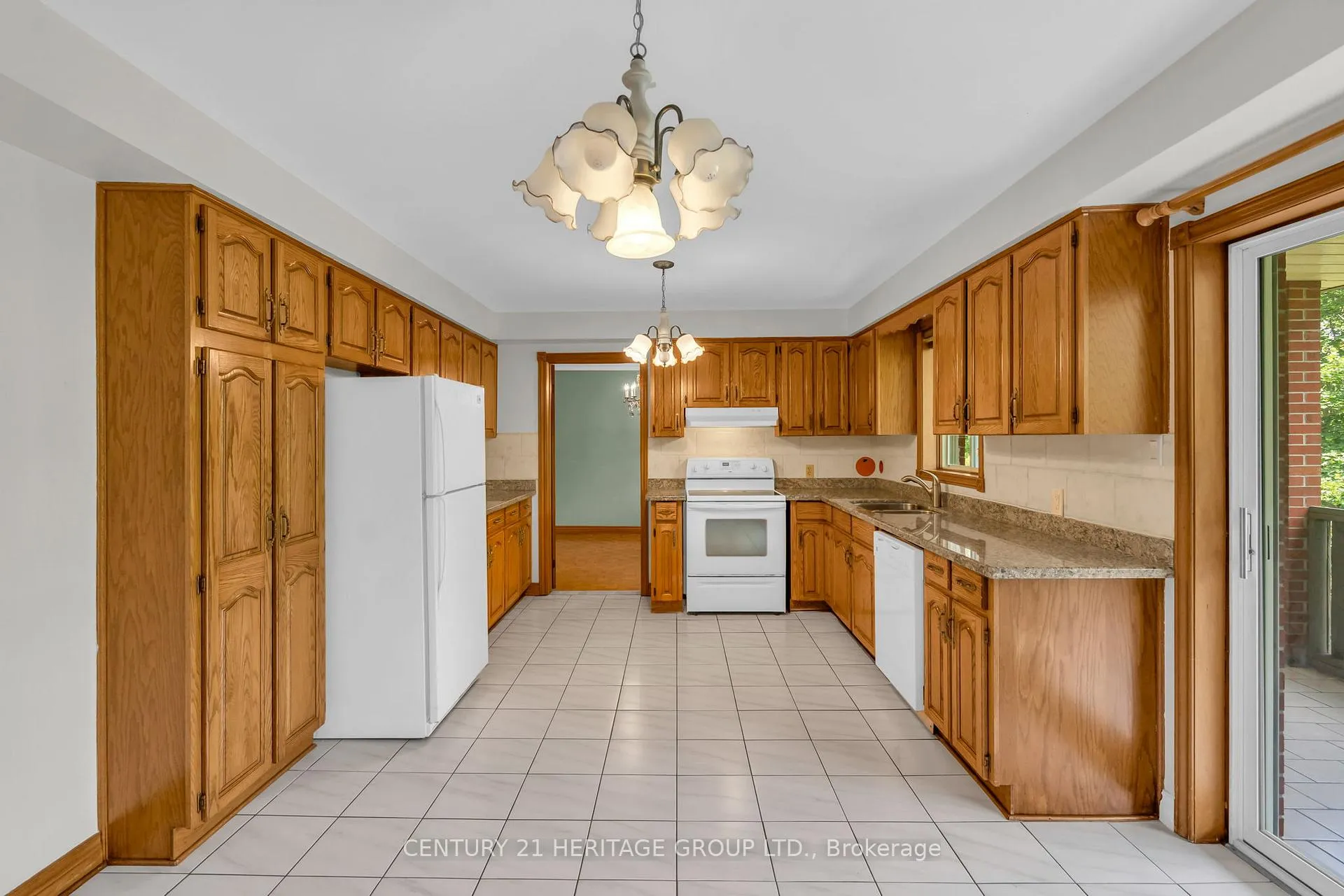 Photo 13 of 144 Riverview Avenue, Vaughan, East Woodbridge — HOMEH