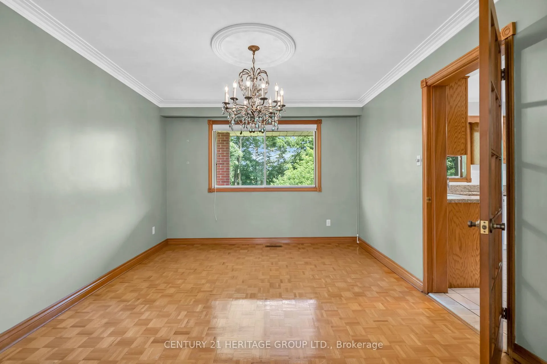Photo 21 of 144 Riverview Avenue, Vaughan, East Woodbridge — HOMEH