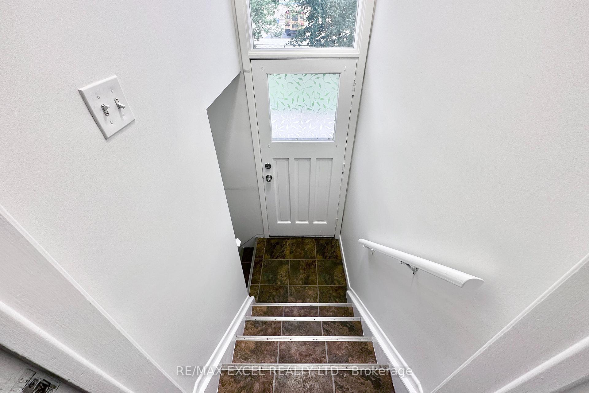 Photo 4 of Unit Bsmt, 46 Gentry Crescent, Richmond Hill, Crosby — HOMEH