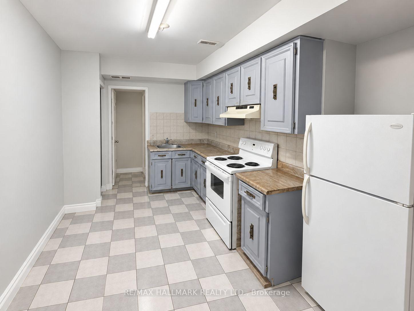 Photo 4 of 66 Simpson Avenue, Etobicoke, Mimico — HOMEH