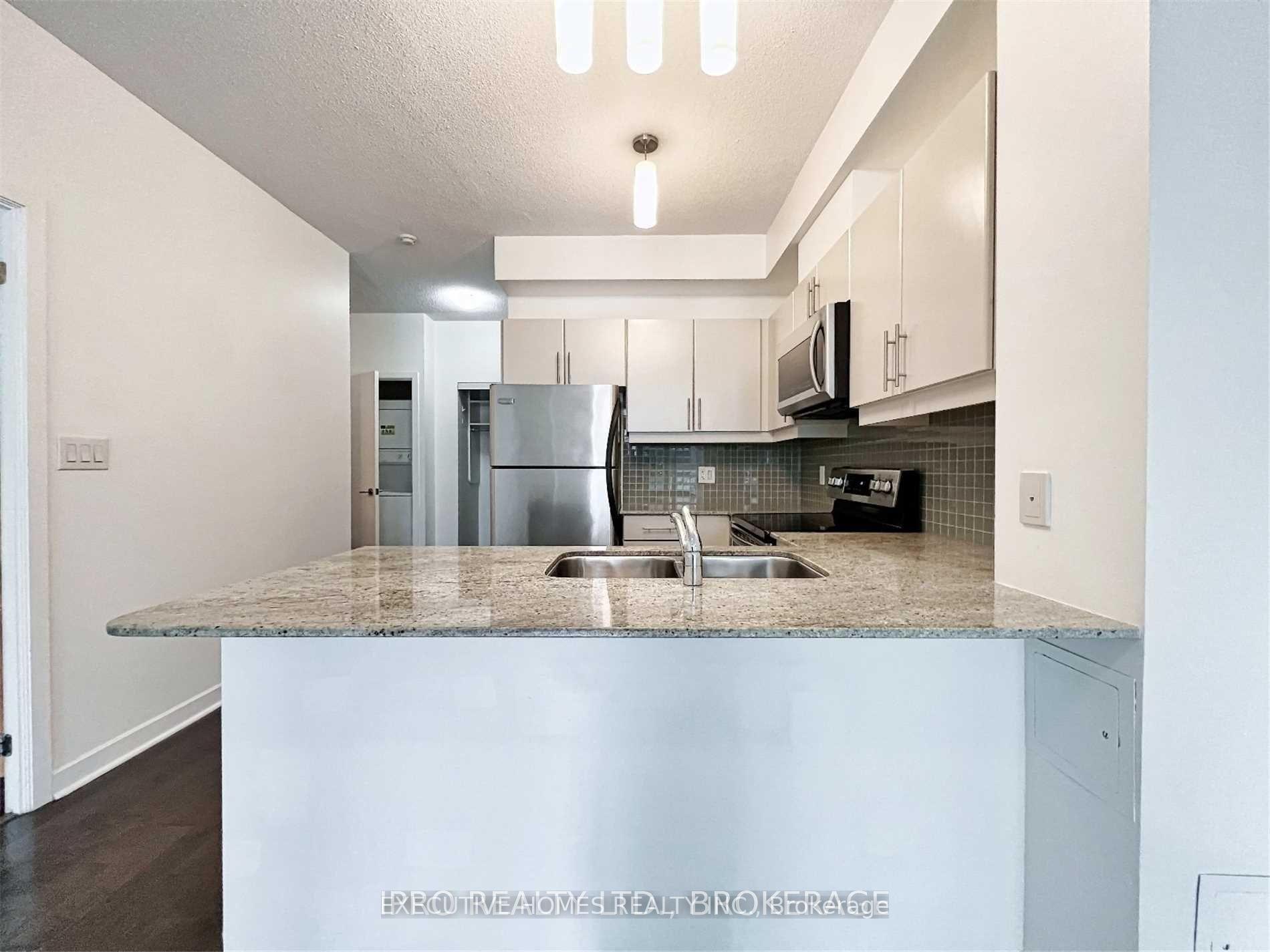 Photo 8 of Unit 405, 18 Harbour Street, Toronto, Waterfront Communities — HOMEH