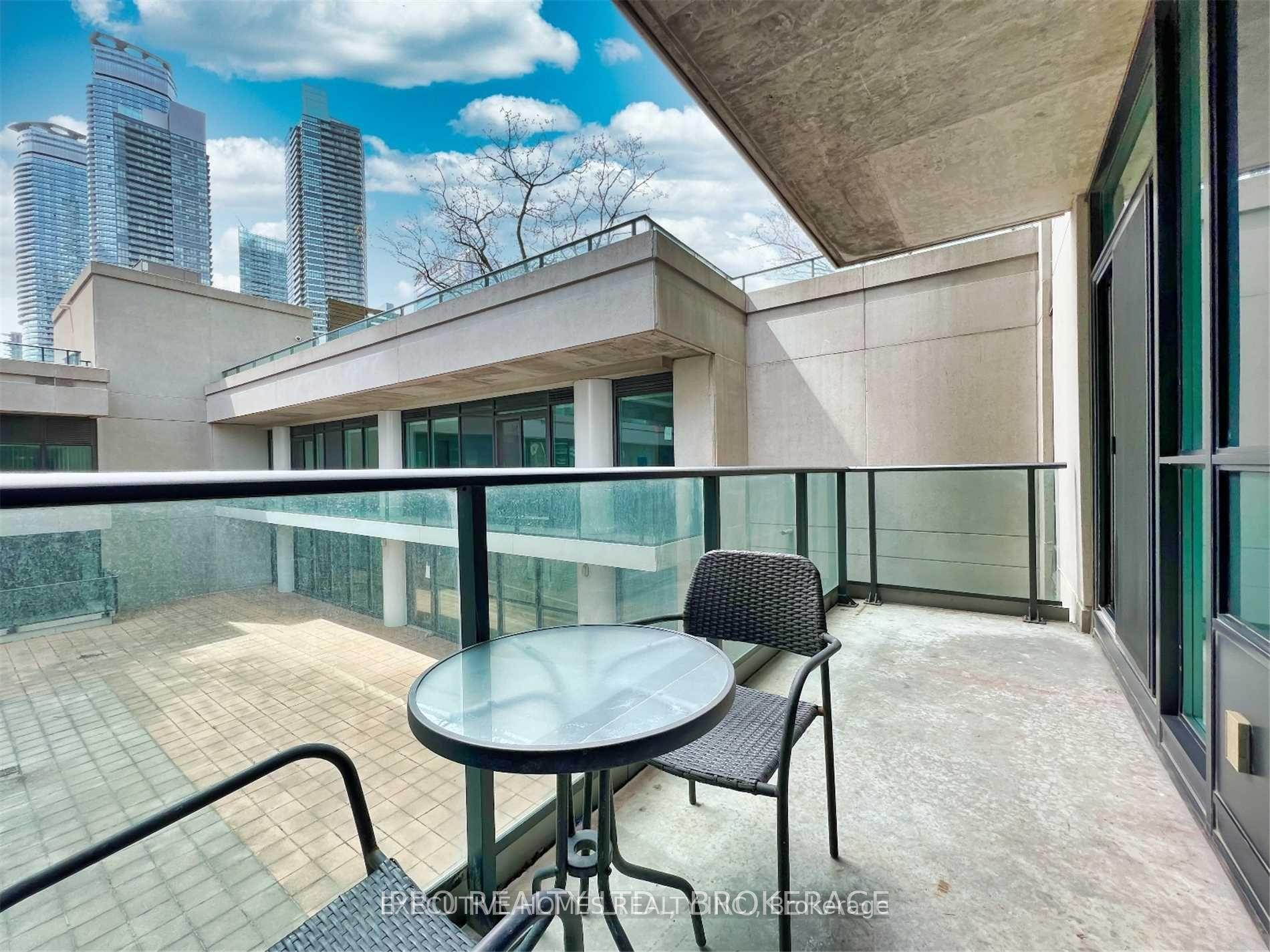 Photo 24 of Unit 405, 18 Harbour Street, Toronto, Waterfront Communities — HOMEH