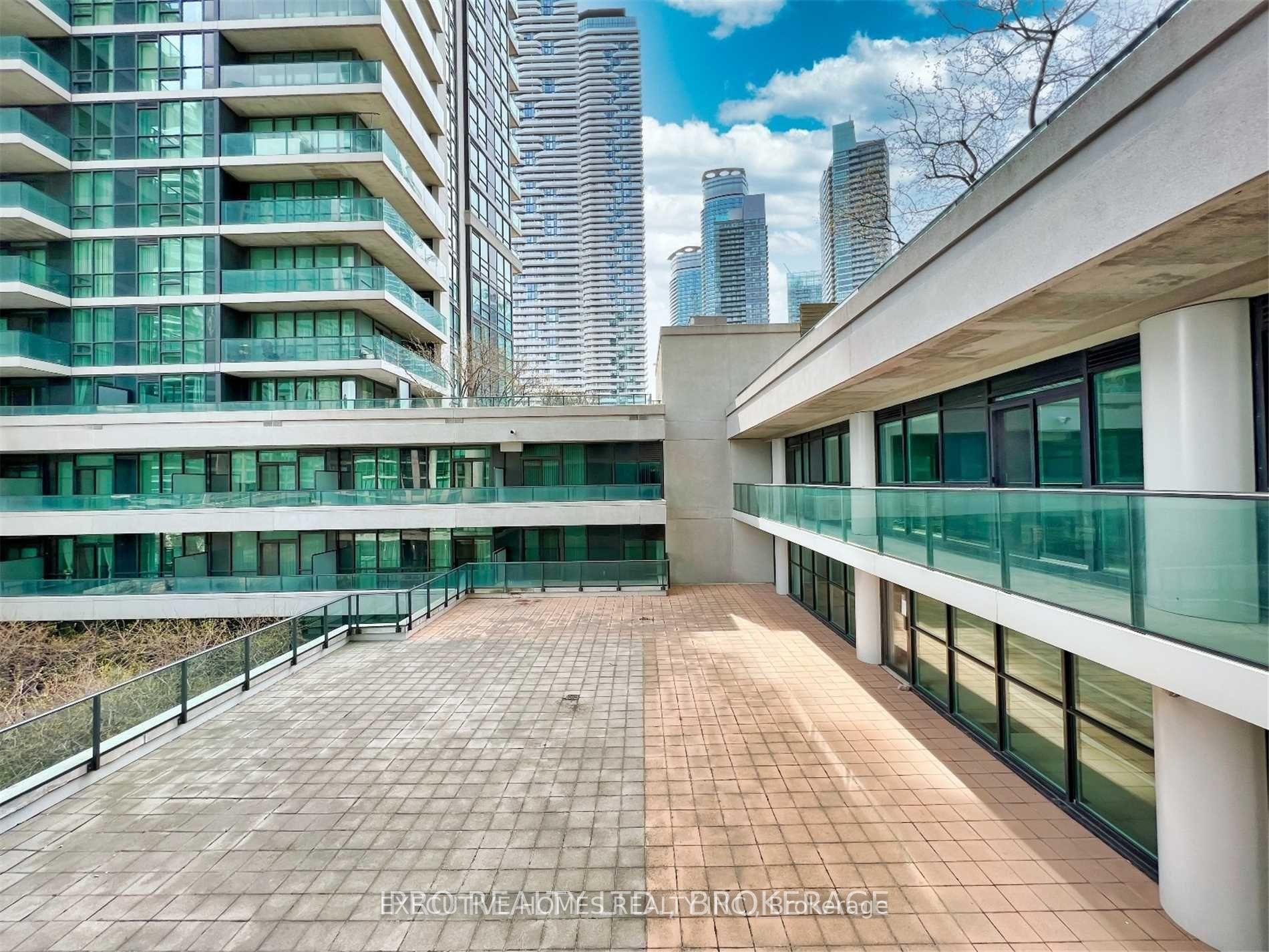 Photo 27 of Unit 405, 18 Harbour Street, Toronto, Waterfront Communities — HOMEH