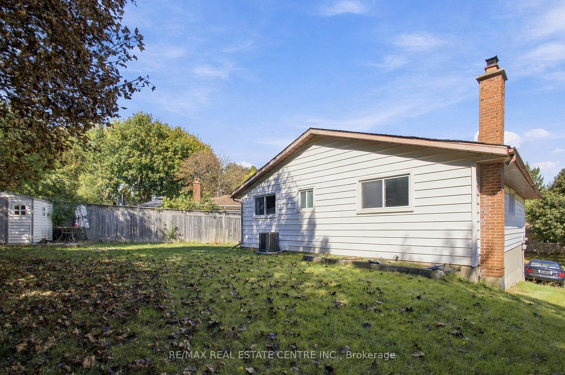 Photo 28 of 135 Cedarhill Crescent, Kitchener, Country Hills — HOMEH