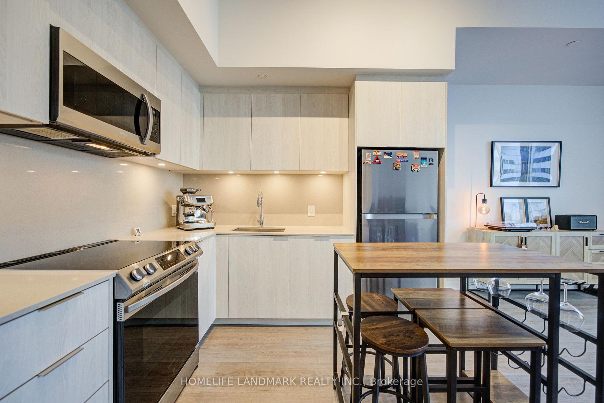 Photo 8 of Unit #501, 357 King Street W, Toronto, Waterfront Communities — HOMEH