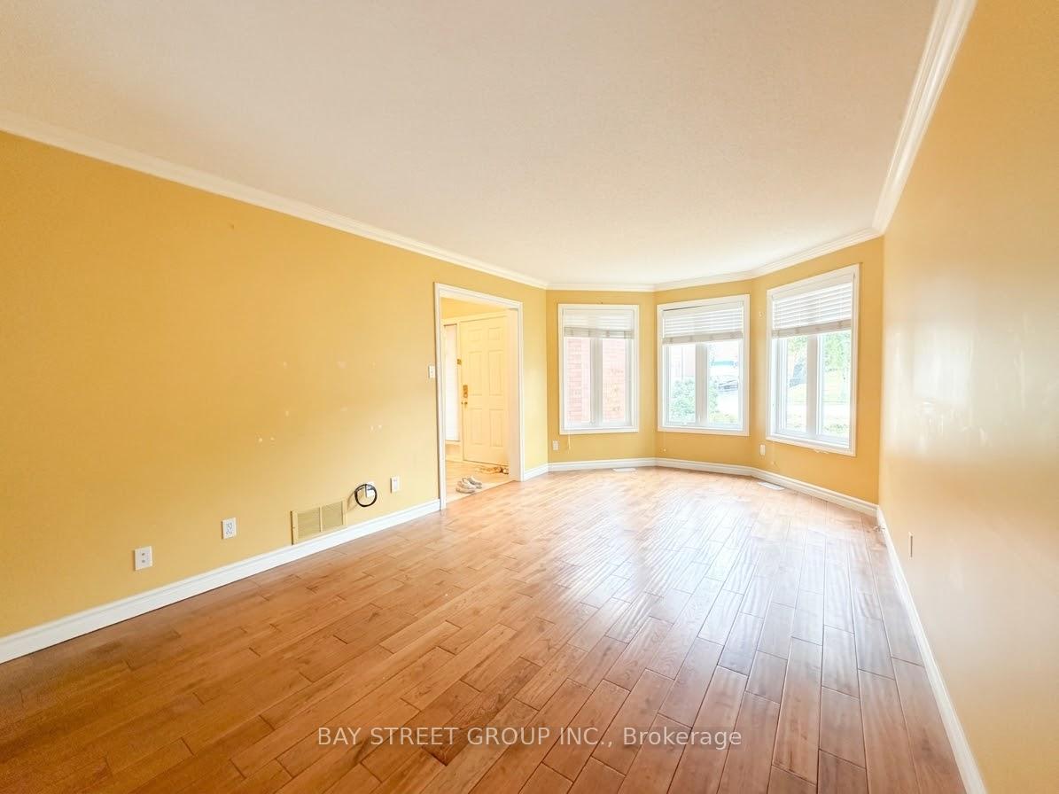 Photo 9 of 76 Mayfair Drive, Barrie, Ardagh — HOMEH