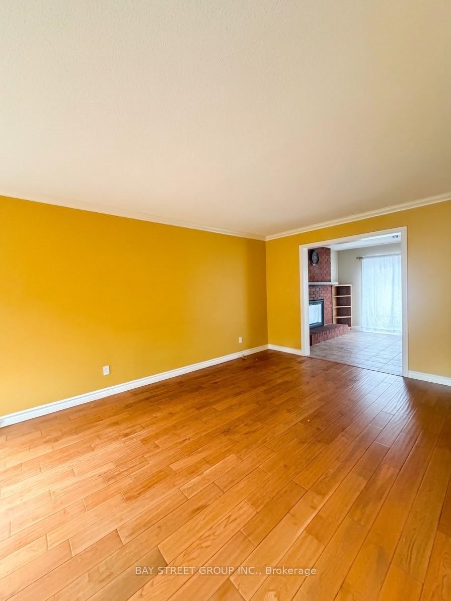 Photo 10 of 76 Mayfair Drive, Barrie, Ardagh — HOMEH