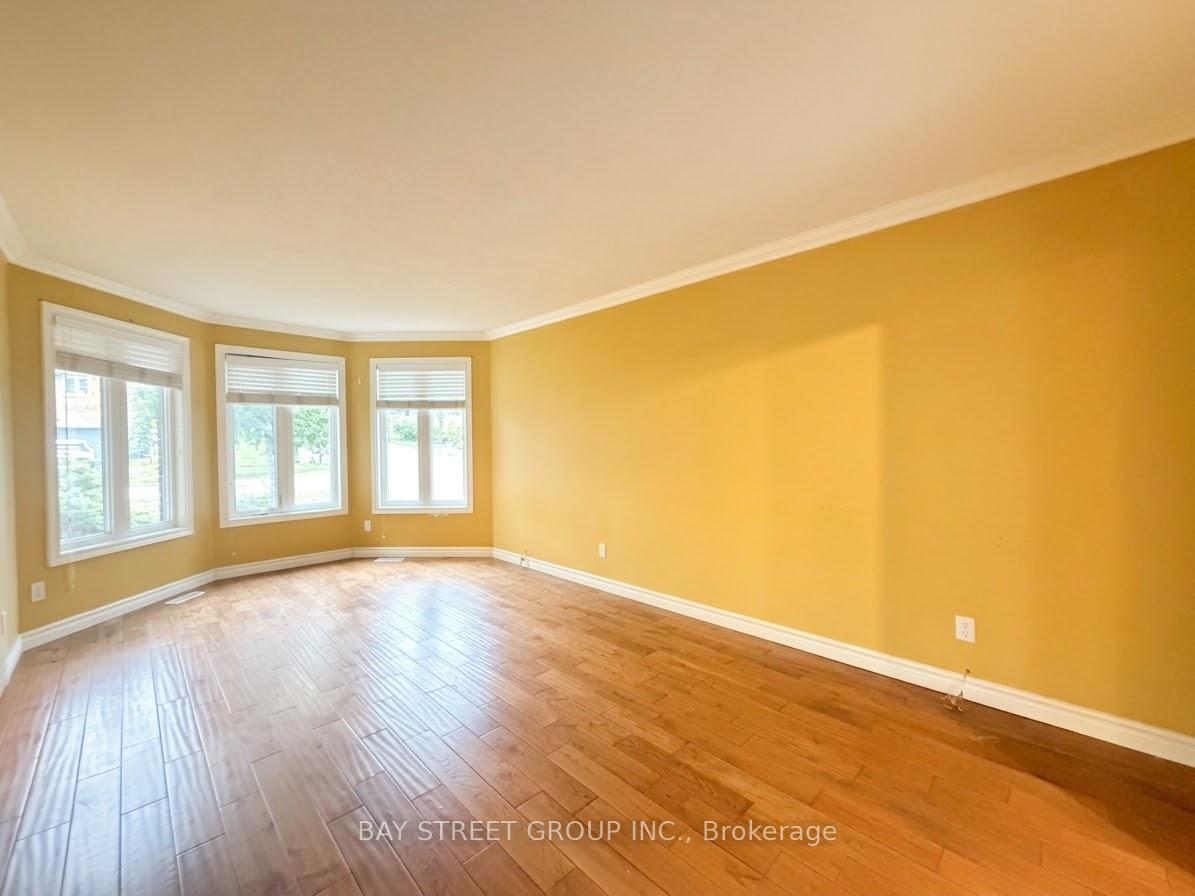 Photo 11 of 76 Mayfair Drive, Barrie, Ardagh — HOMEH