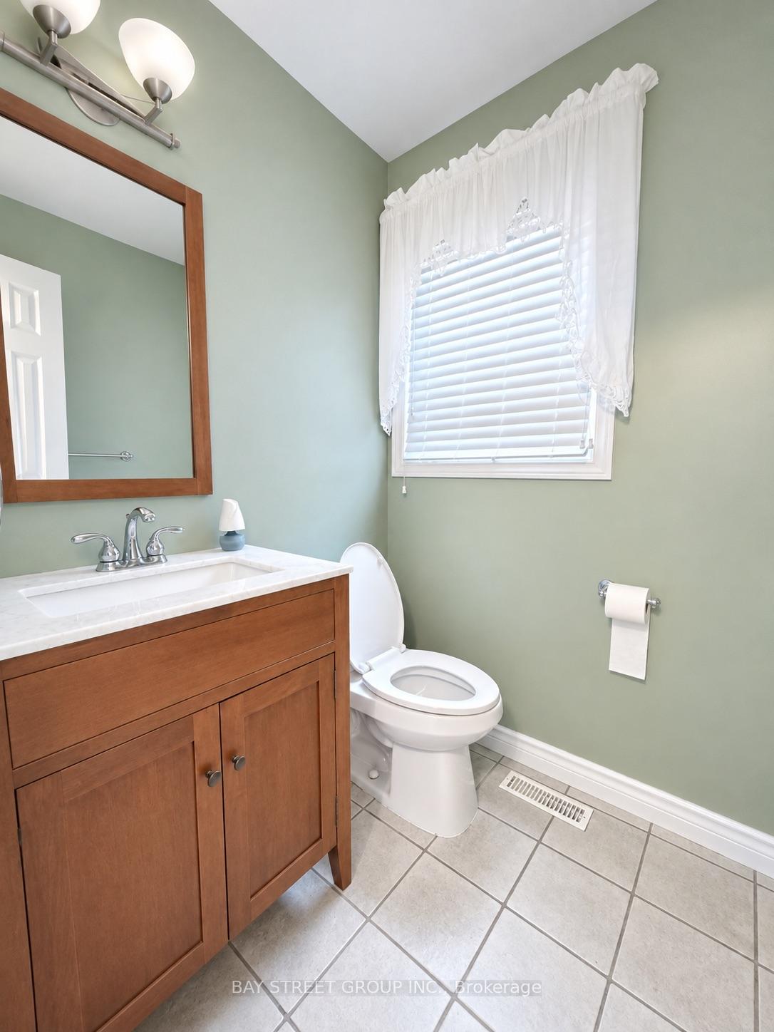 Photo 16 of 76 Mayfair Drive, Barrie, Ardagh — HOMEH