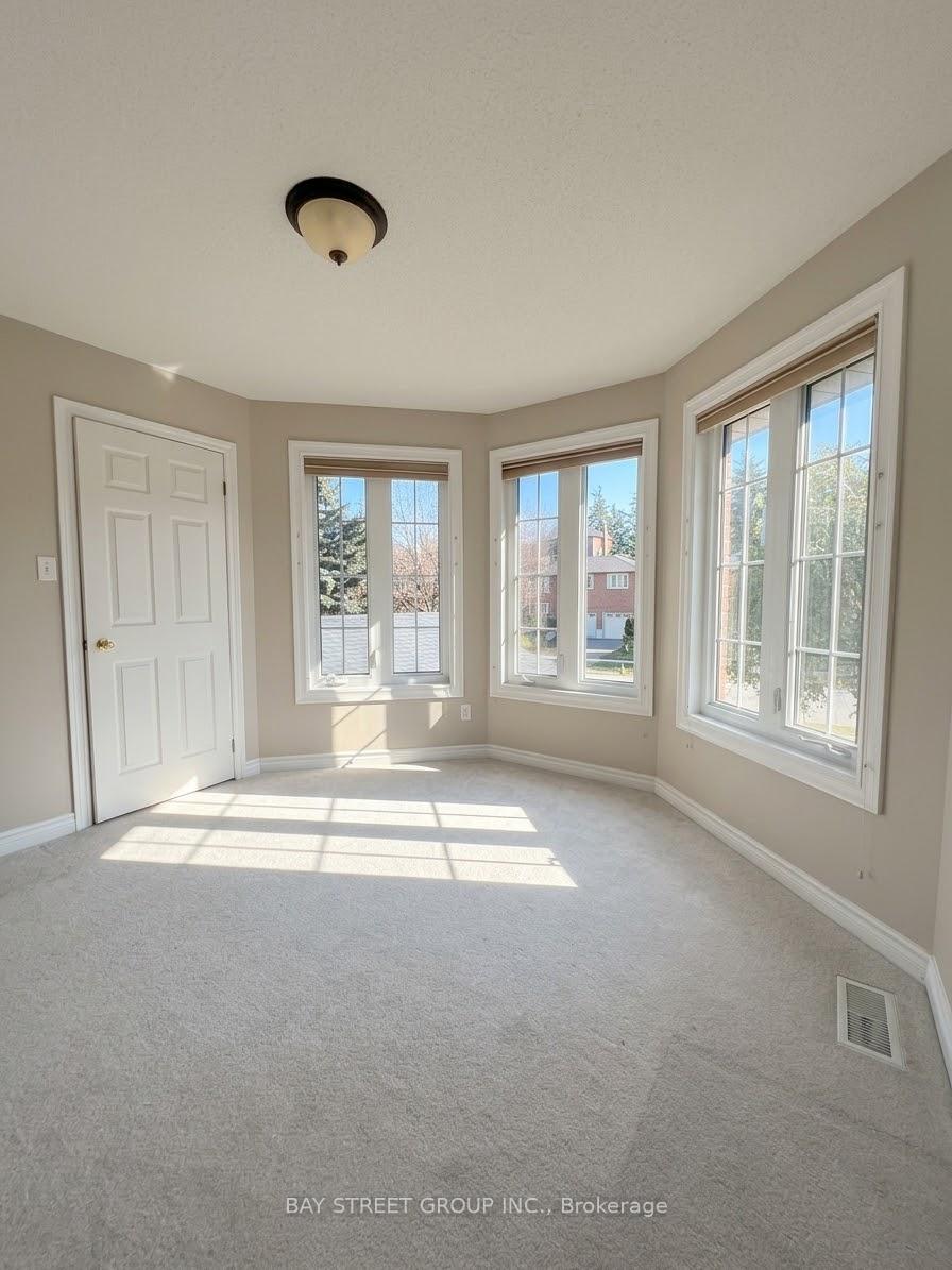Photo 17 of 76 Mayfair Drive, Barrie, Ardagh — HOMEH