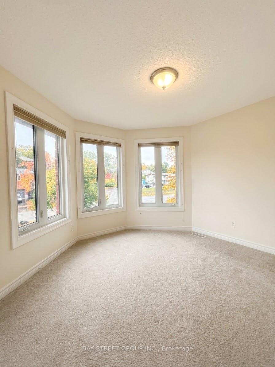 Photo 18 of 76 Mayfair Drive, Barrie, Ardagh — HOMEH