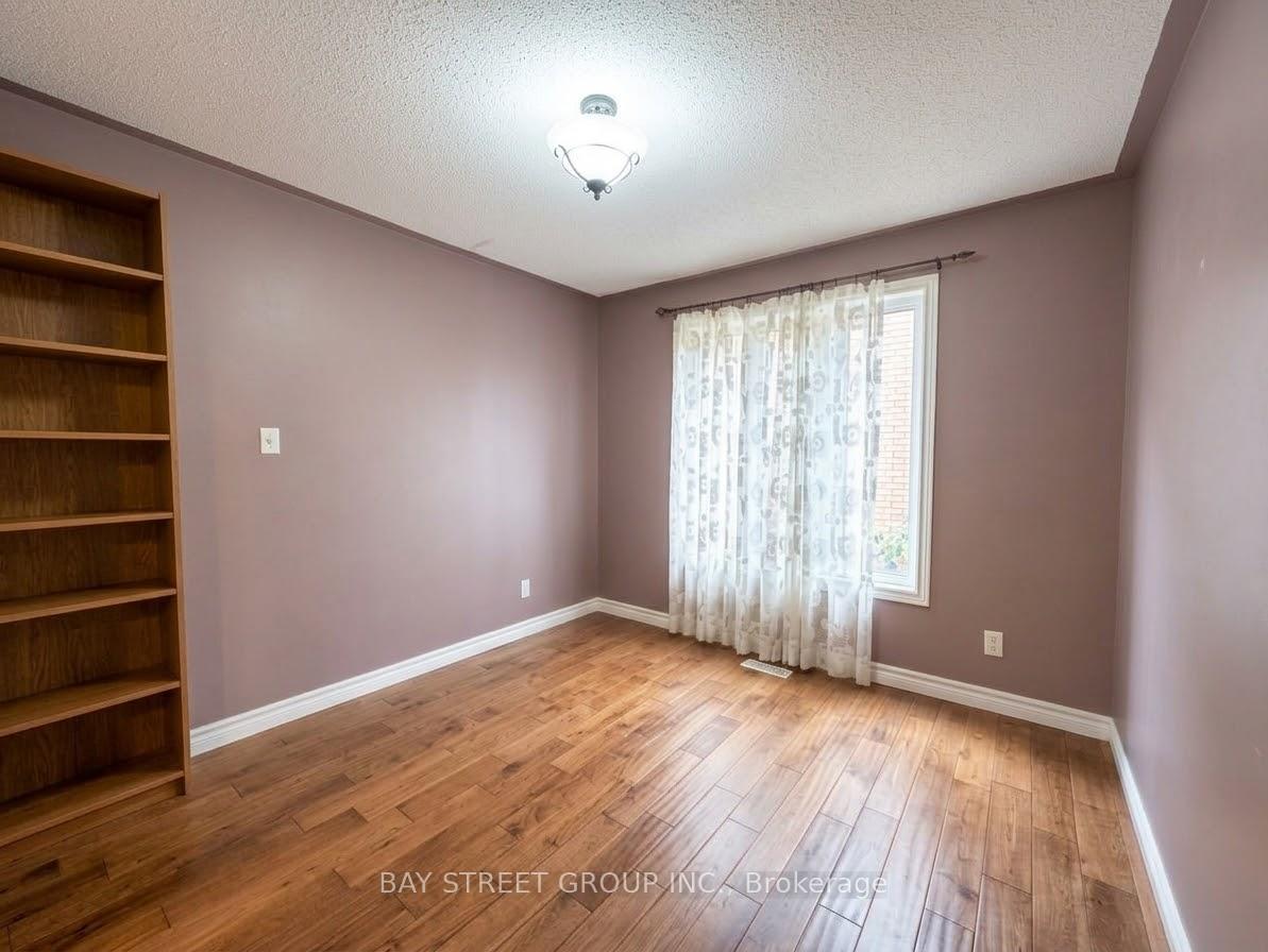 Photo 26 of 76 Mayfair Drive, Barrie, Ardagh — HOMEH