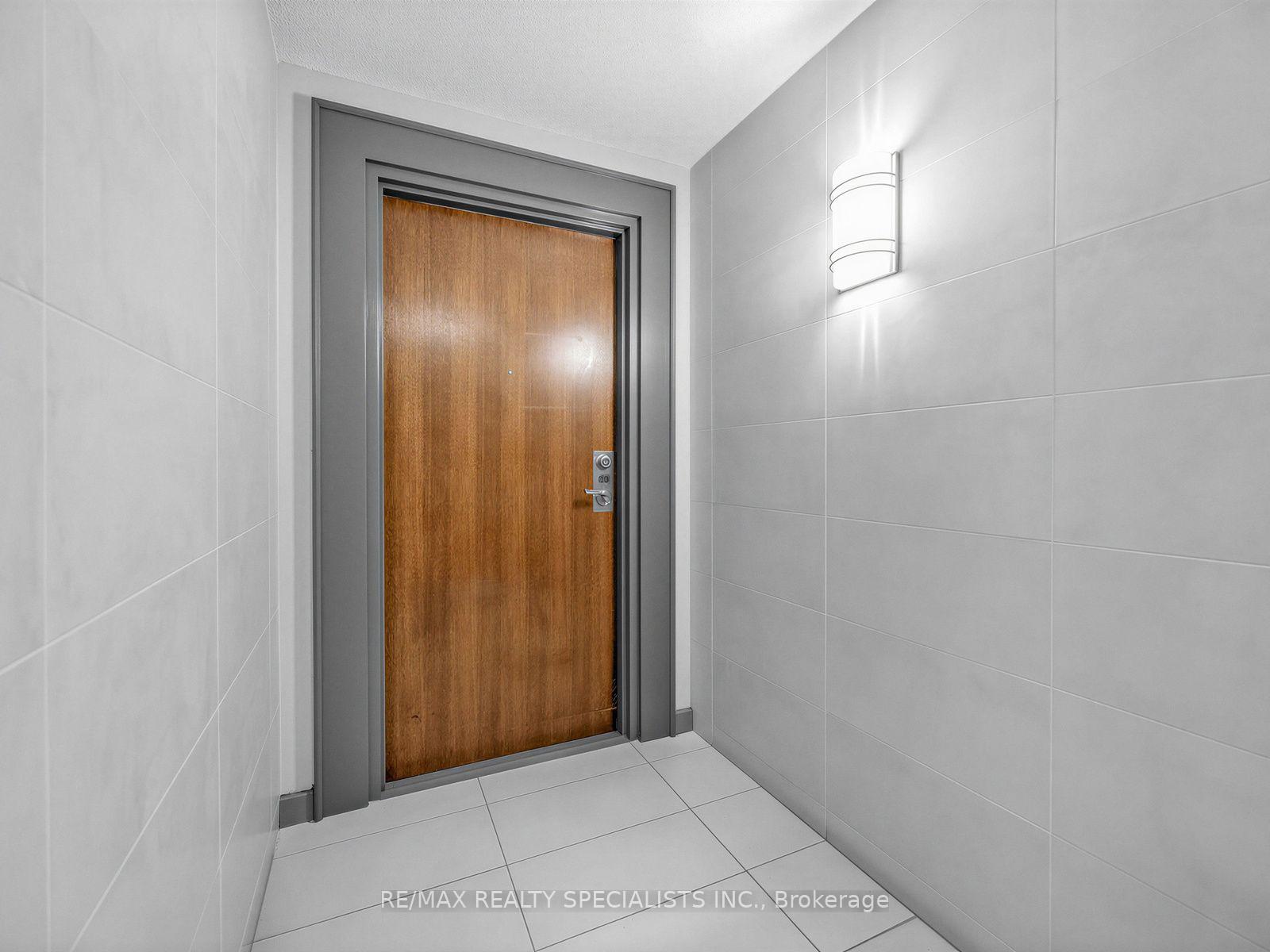 Photo 3 of Unit 1501, 215 Queen Street E, Brampton, Queen Street Corridor — HOMEH